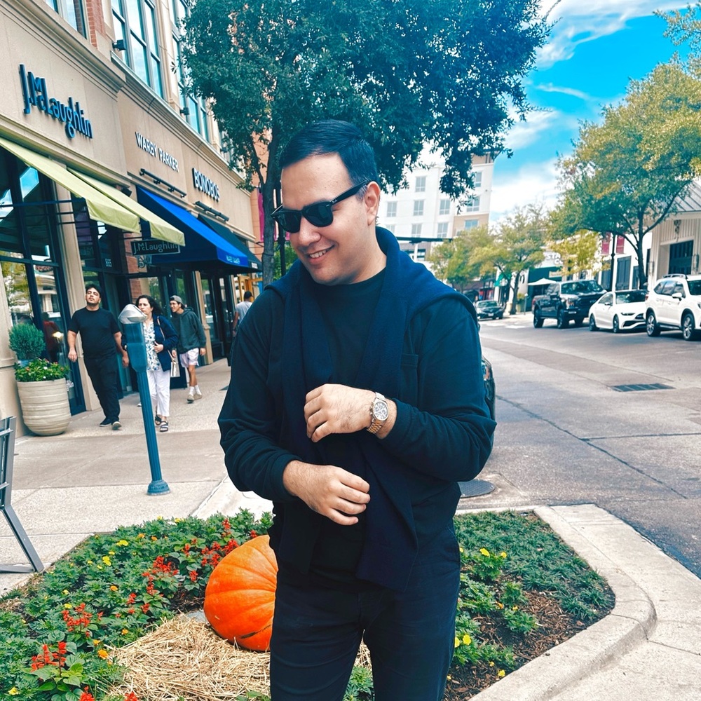 Meet your Posher, Victor